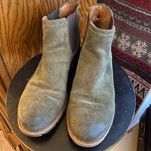 Sofft Green Chelsea Ankle Boots